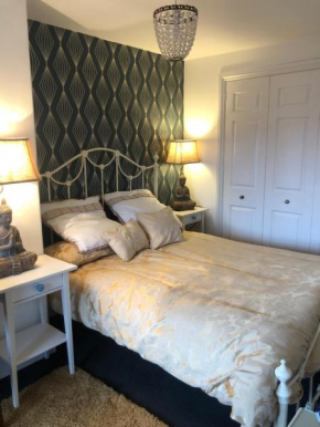 Lovely room in period townhouse